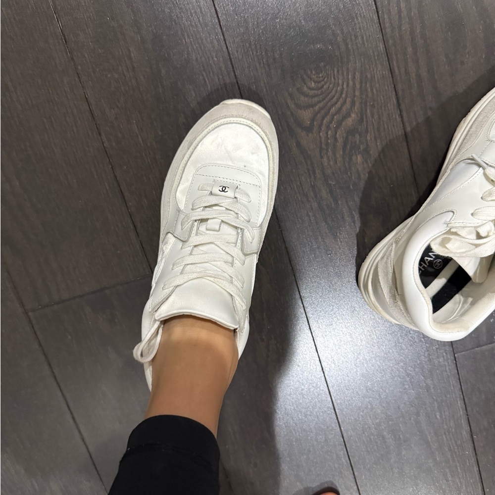CHANEL White Sneakers Minimalist Leather Design